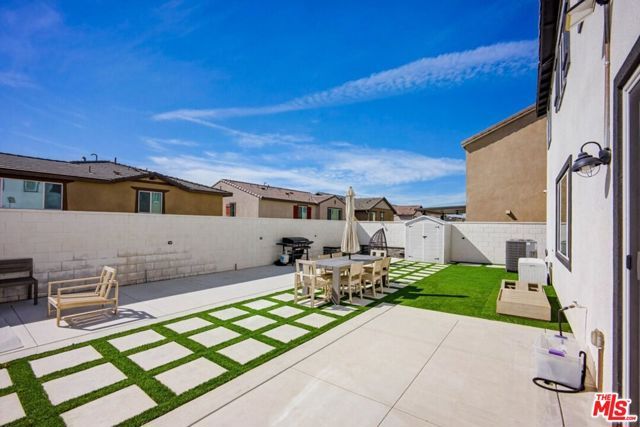 16763 Mistletoe Lane, Fontana, CA 92336