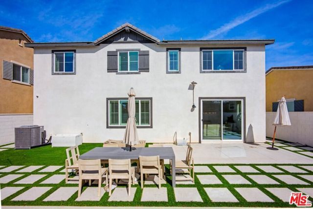 16763 Mistletoe Lane, Fontana, CA 92336
