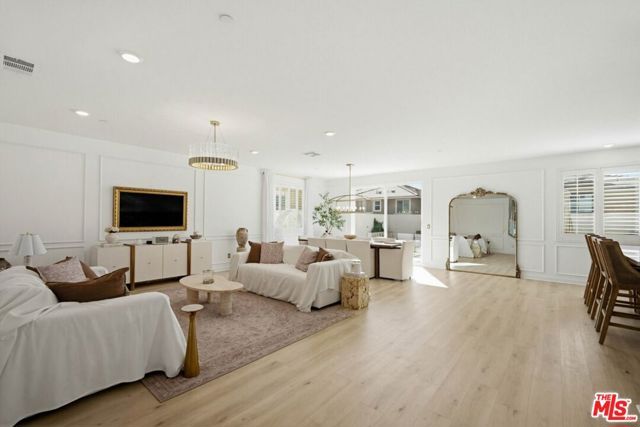 16763 Mistletoe Lane, Fontana, CA 92336