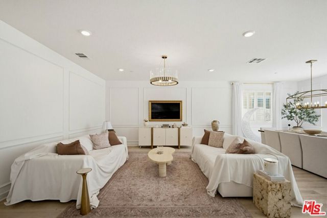 16763 Mistletoe Lane, Fontana, CA 92336