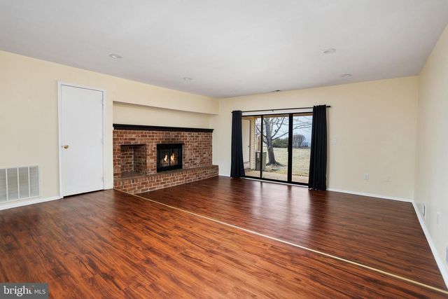 51 DREWES, Lawrence, NJ 08648