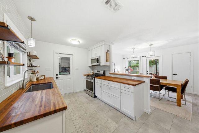 7962 Cedel Drive, Houston, TX 77055