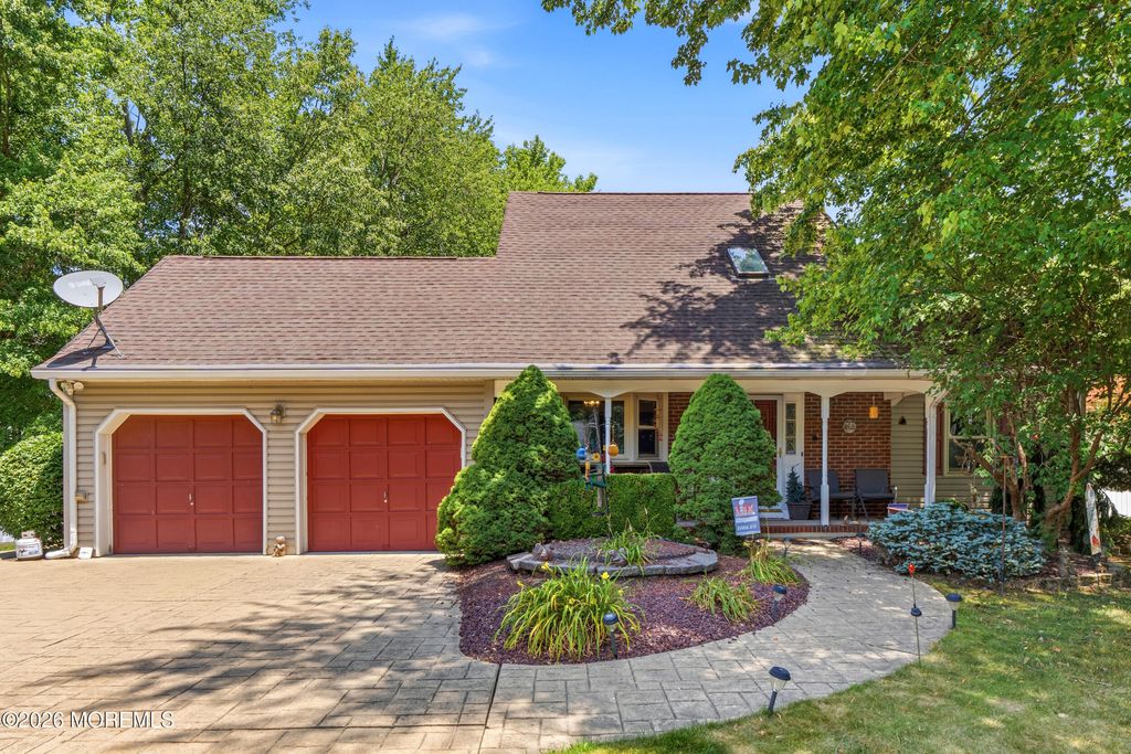 9 Benjamin Court, Old Bridge, NJ 08857