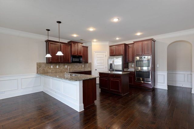 32 Caen Drive, Fort Mitchell, AL 36856
