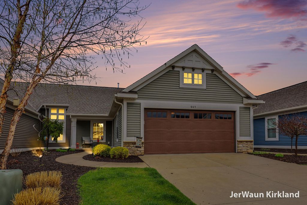 867 Harper Woods Drive SW 32, Byron Center, MI 49315