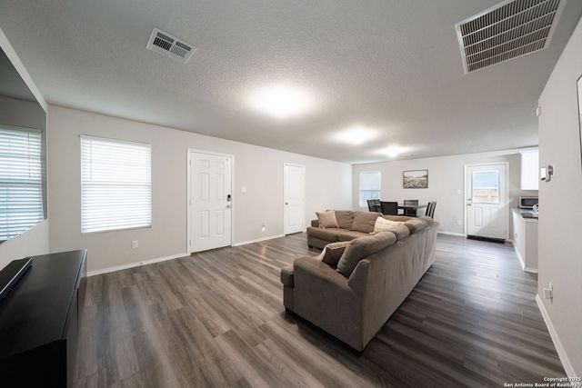 8447 Cassia Cv, Converse, TX 78109