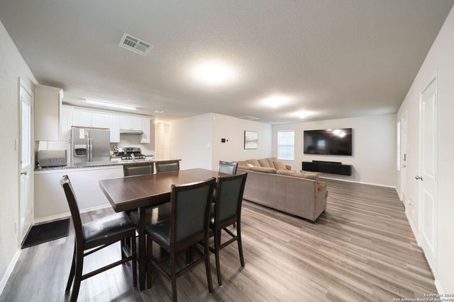 8447 Cassia Cv, Converse, TX 78109