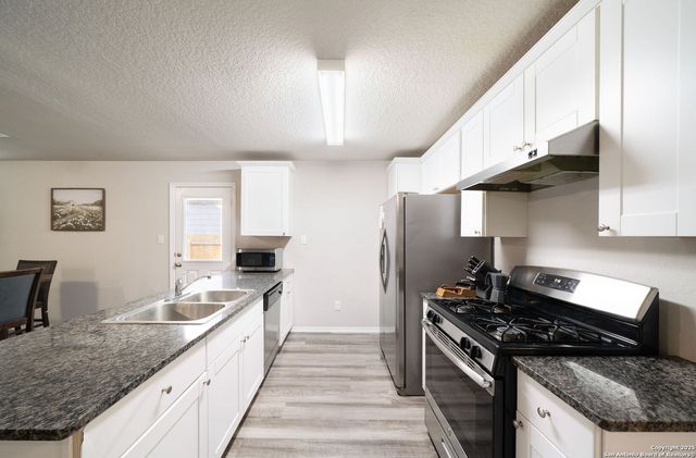 8447 Cassia Cv, Converse, TX 78109