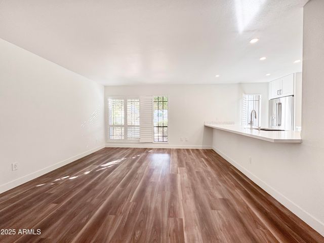 5217 N 24TH Street 103, Phoenix, AZ 85016