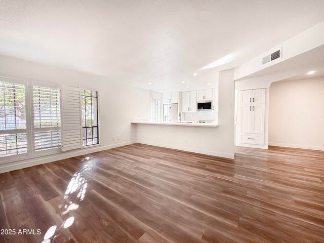 5217 N 24TH Street 103, Phoenix, AZ 85016