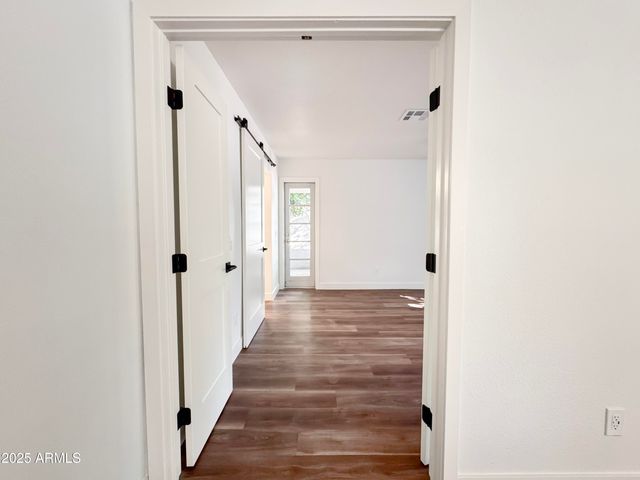 5217 N 24TH Street 103, Phoenix, AZ 85016