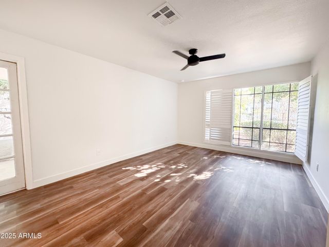 5217 N 24TH Street 103, Phoenix, AZ 85016