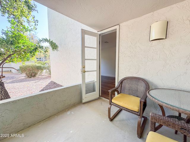 5217 N 24TH Street 103, Phoenix, AZ 85016