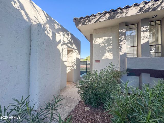 5217 N 24TH Street 103, Phoenix, AZ 85016