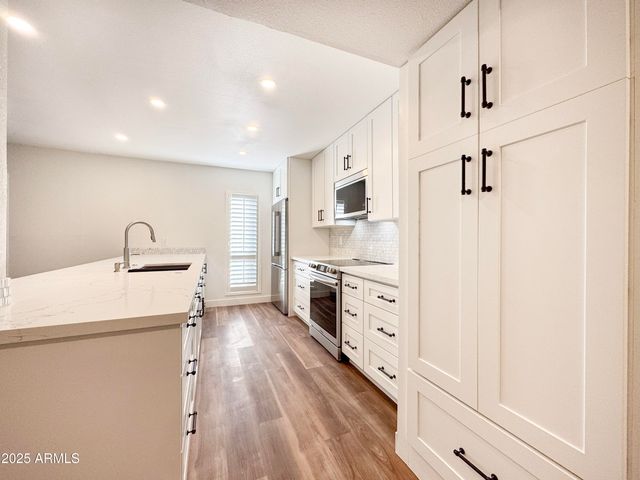 5217 N 24TH Street 103, Phoenix, AZ 85016