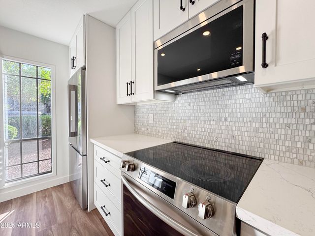 5217 N 24TH Street 103, Phoenix, AZ 85016