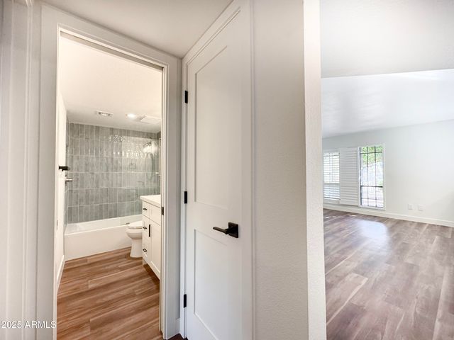 5217 N 24TH Street 103, Phoenix, AZ 85016