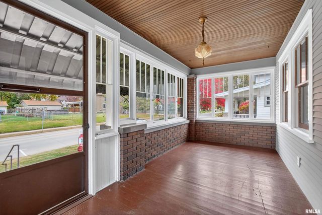 1514 16TH Street, Moline, IL 61265