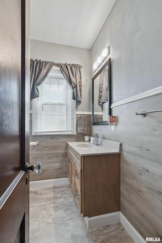 1514 16TH Street, Moline, IL 61265