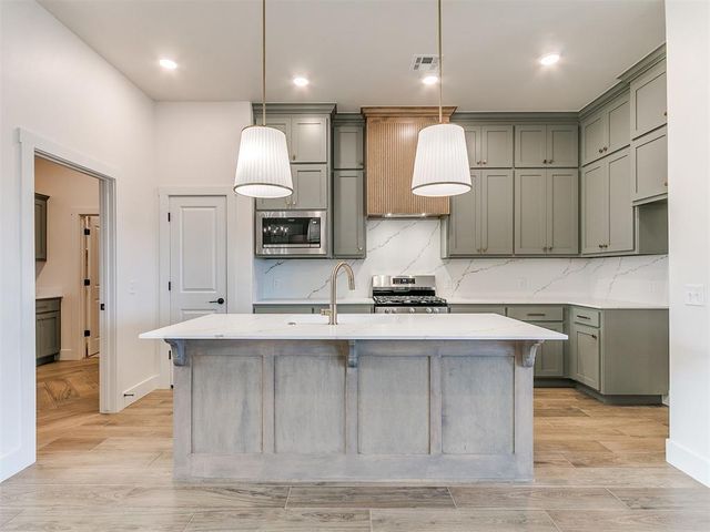 241 Sage Brush Way, Edmond, OK 73025