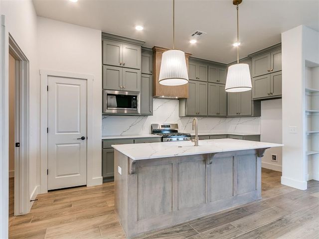 241 Sage Brush Way, Edmond, OK 73025