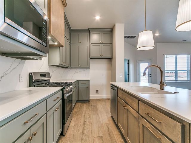 241 Sage Brush Way, Edmond, OK 73025