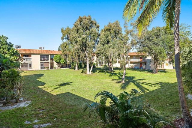 6074 Forest Hill Boulevard 206, West Palm Beach, FL 33415