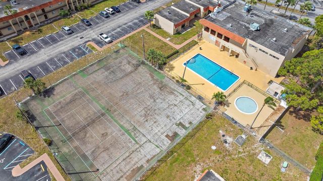 6074 Forest Hill Boulevard 206, West Palm Beach, FL 33415
