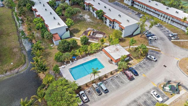 6074 Forest Hill Boulevard 206, West Palm Beach, FL 33415