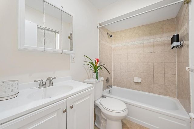 6074 Forest Hill Boulevard 206, West Palm Beach, FL 33415