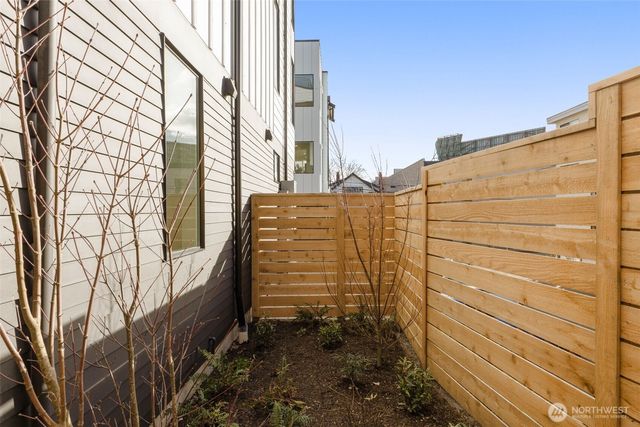 1014 A NE 70th Street, Seattle, WA 98115