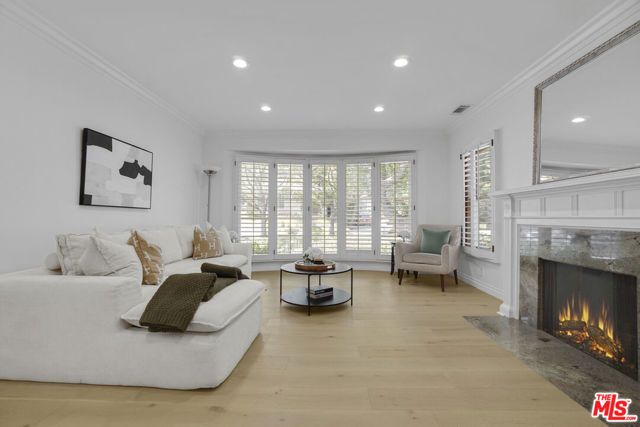 2148 Hillsboro Avenue, Los Angeles, CA 90034