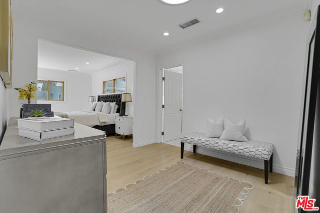 2148 Hillsboro Avenue, Los Angeles, CA 90034