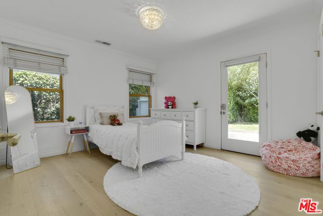 2148 Hillsboro Avenue, Los Angeles, CA 90034
