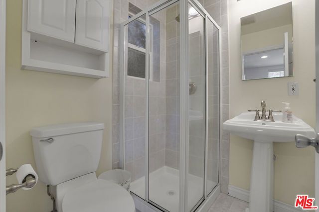 2148 Hillsboro Avenue, Los Angeles, CA 90034