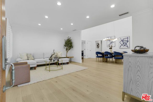 2148 Hillsboro Avenue, Los Angeles, CA 90034