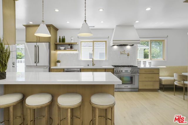 2148 Hillsboro Avenue, Los Angeles, CA 90034