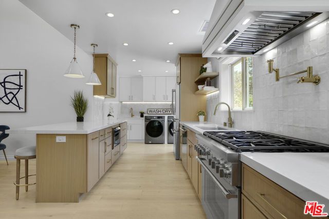 2148 Hillsboro Avenue, Los Angeles, CA 90034