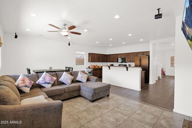 3829 E BRANHAM Lane, Phoenix, AZ 85042