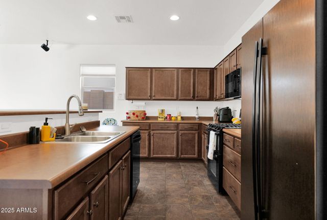 3829 E BRANHAM Lane, Phoenix, AZ 85042