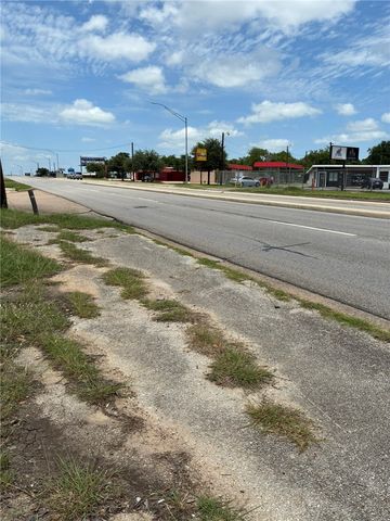 1200 North Texas N, Bryan, TX 77802