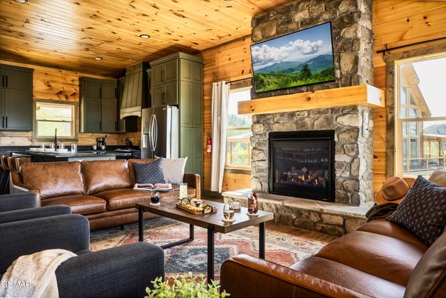 2256 Lone Ridge Drive, Sevierville, TN 37862