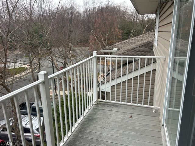 10 Wilshire Ter, Kinnelon Boro, NJ 07405