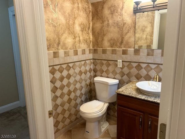 10 Wilshire Ter, Kinnelon Boro, NJ 07405