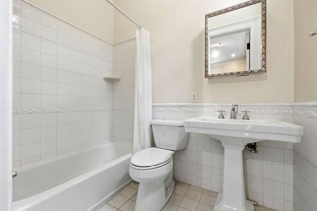 17 High Street 2, Brookline, MA 02445