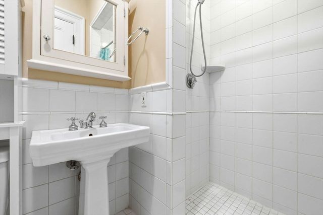 17 High Street 2, Brookline, MA 02445