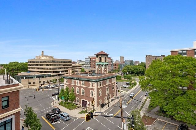 17 High Street 2, Brookline, MA 02445