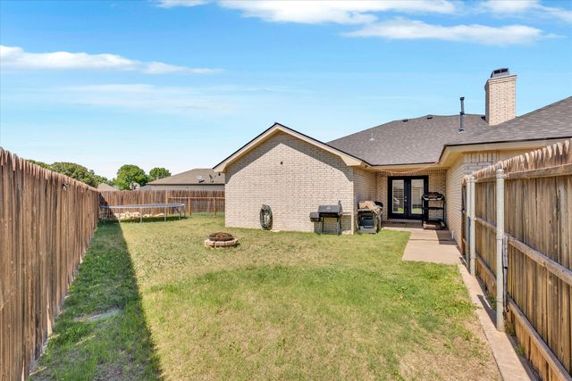 5913 101st Place, Lubbock, TX 79424
