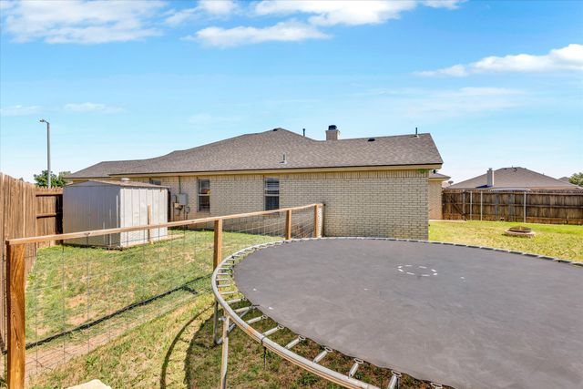 5913 101st Place, Lubbock, TX 79424