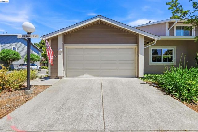 2402 Heathrow Ln, San Leandro, CA 94577